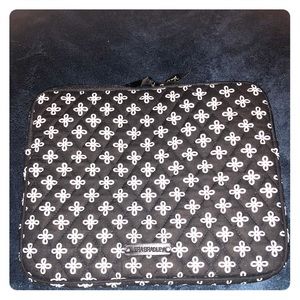 NWOT Vera Bradley Tablet Sleeve in Concerto